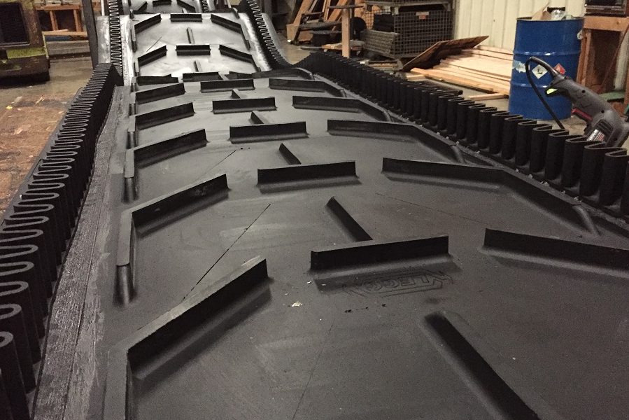 Frac Sand Cleated sidewall belt (1)